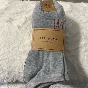 Rae Dunn “DOG MOM” Ankle Socks